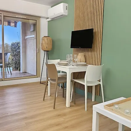 Bleu Azur T2, 4p, Pk, Ac, Piscine Terrasse, Roquebrune-sur-Argens