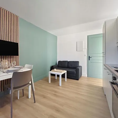 Bleu Azur T2, 4p, Pk, Ac, Piscine Terrasse, * Roquebrune-sur Argens