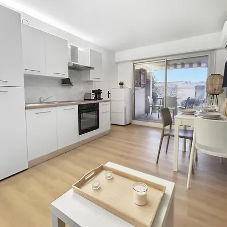 Bleu Azur T2, 4p, Pk, Ac, Piscine Terrasse, * Roquebrune-sur Argens